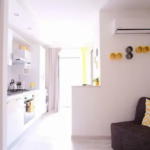 https://charm-chic-studios-bari-centro.barihotels.org
